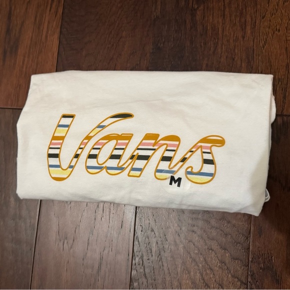 VANS Scripts Striped Cropped T-Shirt White Size Medium 100% Cotton NWOT - Picture 6 of 8